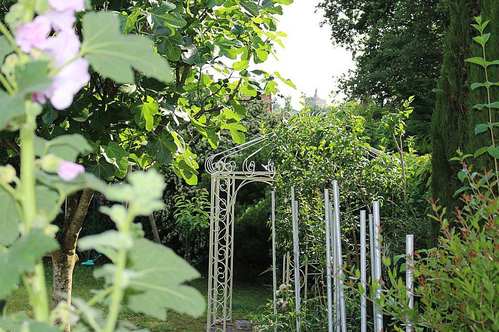 Logis Du Lievre D'Or Montbazon Exterior foto